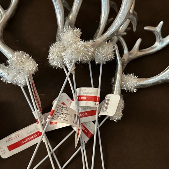 Frozen style Christmas decorations - silver antlers, and filler baubles - Picture 2 of 4